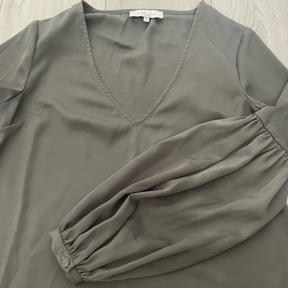 L’Academie Revolve Blouse, size XS - Picture 8 of 10